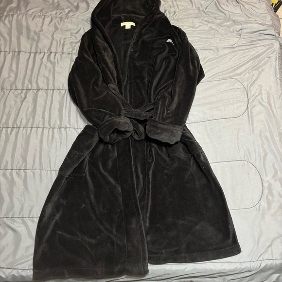 Tommy Bahama Other - Tommy Bahamas S/M ‎ CH/M Black robe